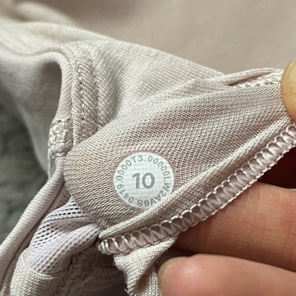 Lululemon sports bra - Picture 3 of 4